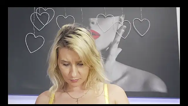 XXX chat uživo modela KaylinJan