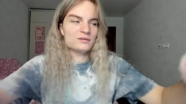 milliKira006 Show in webcam