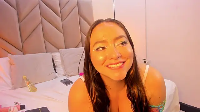 Chat +18 de SabrinaVantress ao vivo