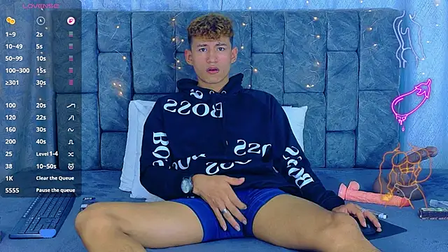 NicolasTorrez Adlı Modelin Canlı XXX Sohbeti