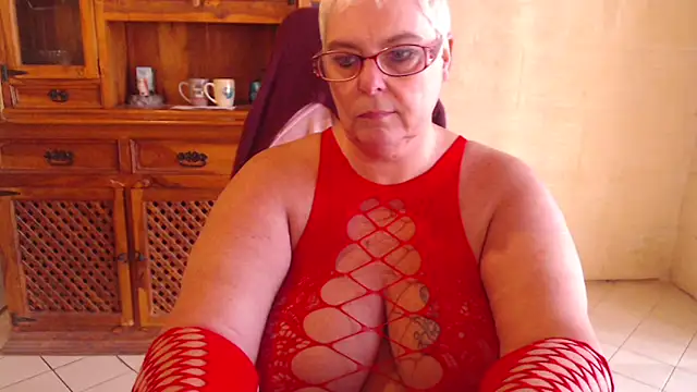 Chat +18 de MISS_LINDAH ao vivo