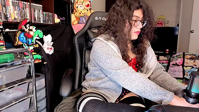 ShinyCherub Show in webcam