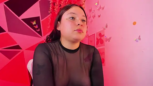 little_emma0 Adlı Modelin Canlı XXX Sohbeti