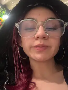 Red_kytty6's Live XXX Chat