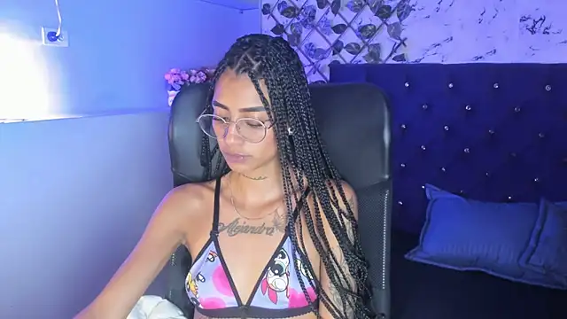 KarlaSlutSkinny__ Live XXX-Chat