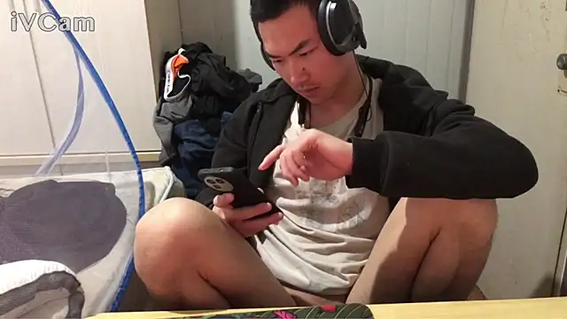 dyjdddttj Chat XXX live