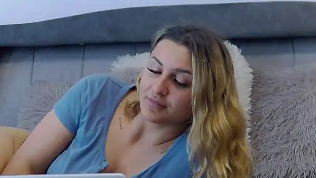 NicolePlay Adlı Modelin Canlı XXX Sohbeti
