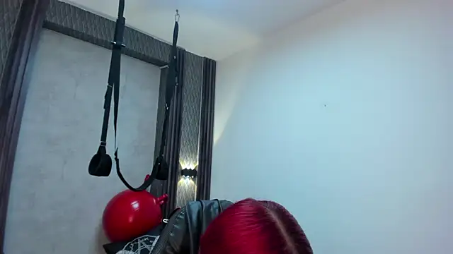 XXX chat uživo modela selene_red_