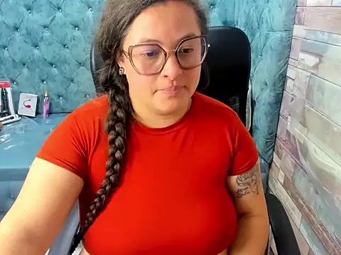 Sarah_Boobs_ élő XXX-chatje