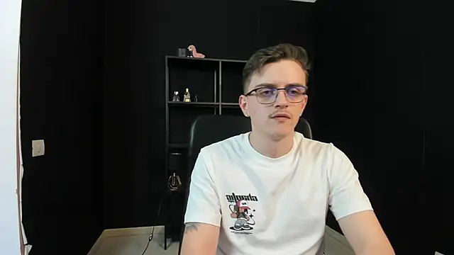FelixStarkk's Live XXX Chat