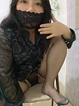 qing19988 Adlı Modelin Canlı XXX Sohbeti