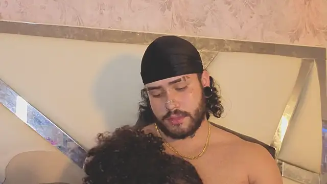Benny_and_Mark's Live XXX Chat