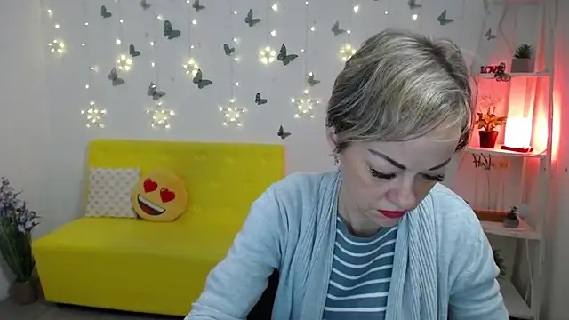NikaMayu Chat XXX live