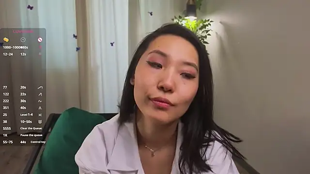 RamonaSpika live XXX chat