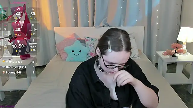 Chat XXX en directo de LeonaHicks