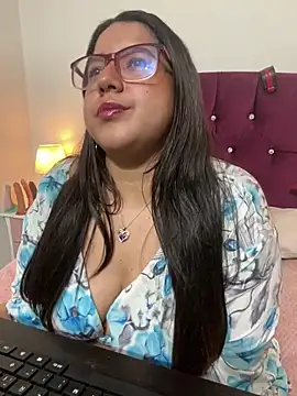 shara_ Chat XXX in diretta