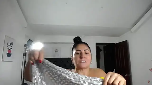 Chat +18 de mature_bigboobs10 ao vivo