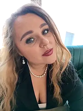 Juicy_PeachLux élő XXX-chatje