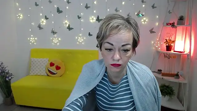 XXX chat uživo modela NikaMayu