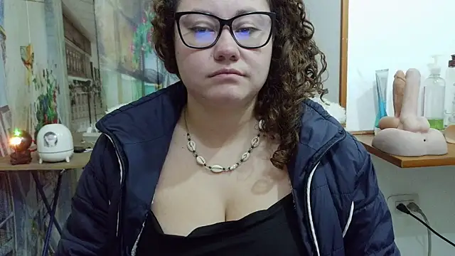 curly_greeneyed Live XXX-Chat