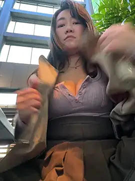 Chat XXX en directo de Molly-xiao