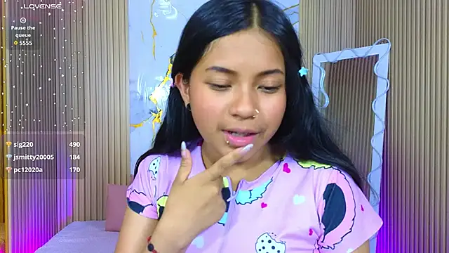 Maile_Tay live XXX chat