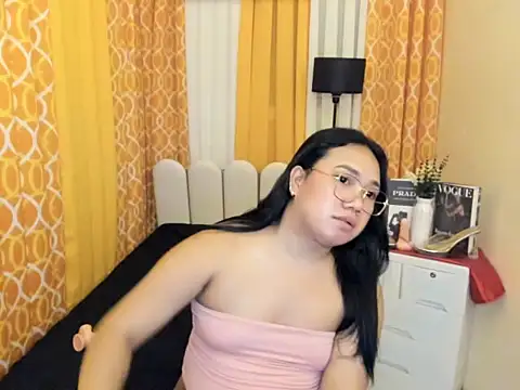 TsUncutKarenのライブXXXチャット