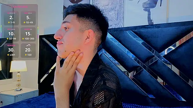 Un_Sluttyy 网络视讯表演