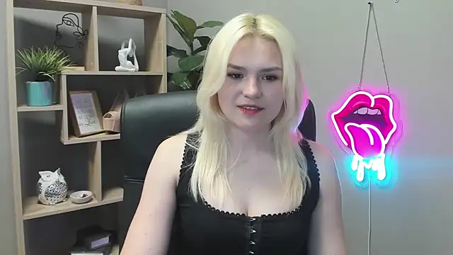 SweetLilyxo's Live XXX Chat