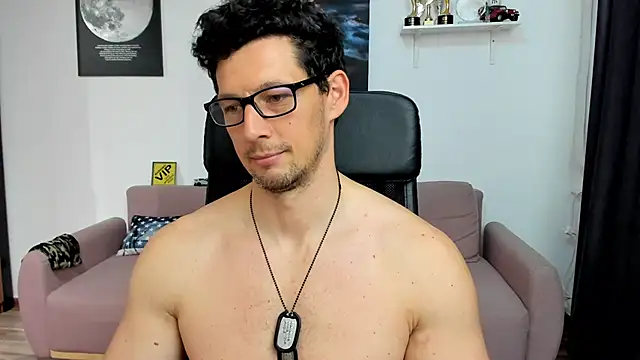 BrutusK08 Show in webcam