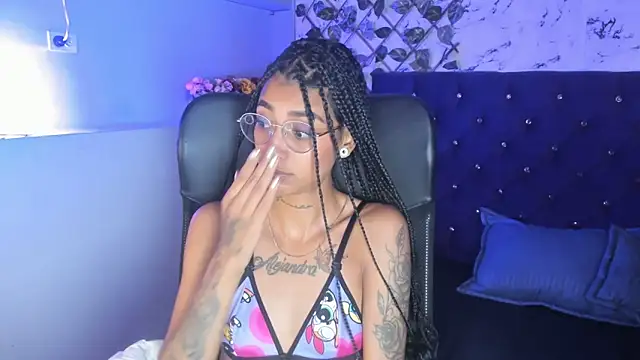 Živý XXX chat KarlaSlutSkinny__