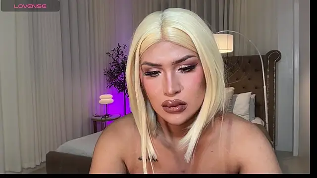 Show de Your_Majesty_Tyra na webcam