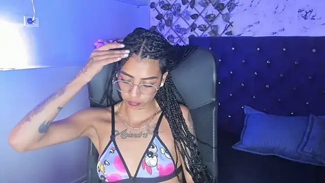 Czat XXX na żywo – KarlaSlutSkinny__