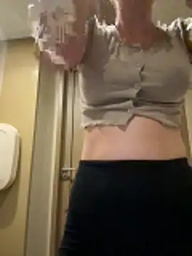 Girl-Mia's Webcam Show