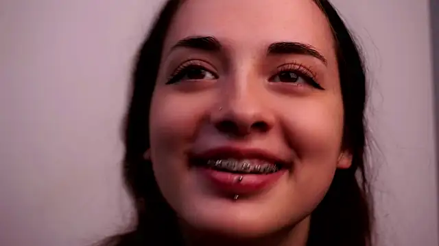 XXX chat uživo modela NoirTessa