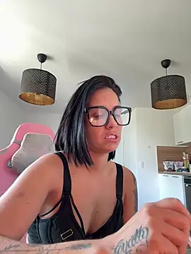 LaPetiteKim লাইভ XXX চ্যাট