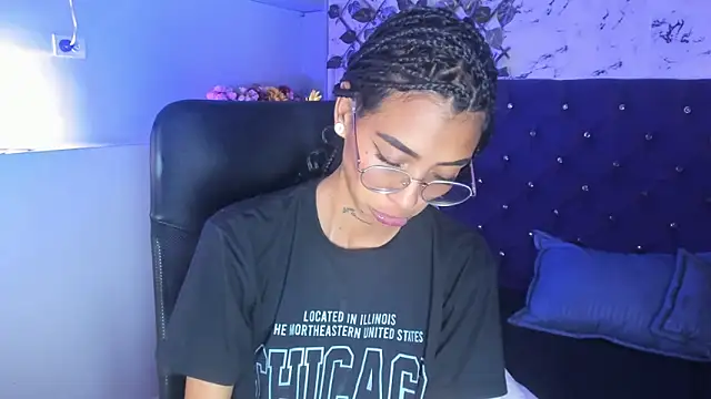 Chat +18 de KarlaSlutSkinny__ ao vivo
