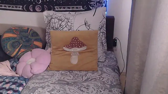 AlienforTwenty Chat XXX in diretta