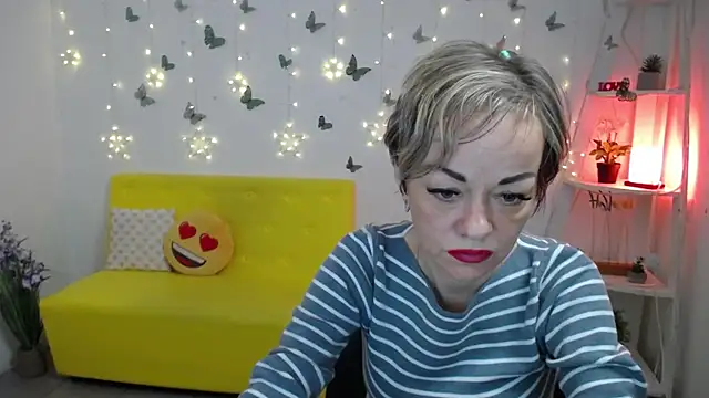 NikaMayu's Live XXX Chat