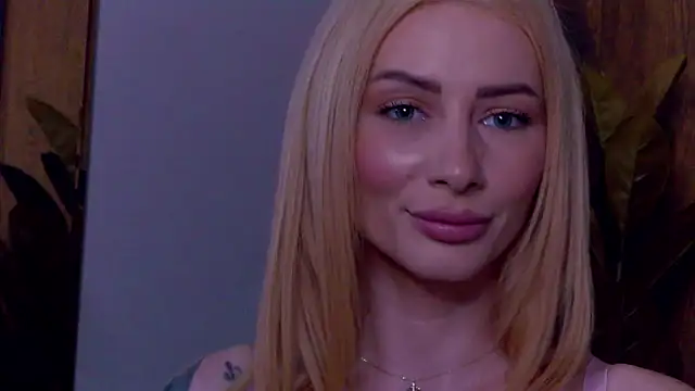 AngieShae live XXX chat