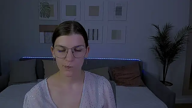 دردشة AnnaThorne الجنسية المباشرة