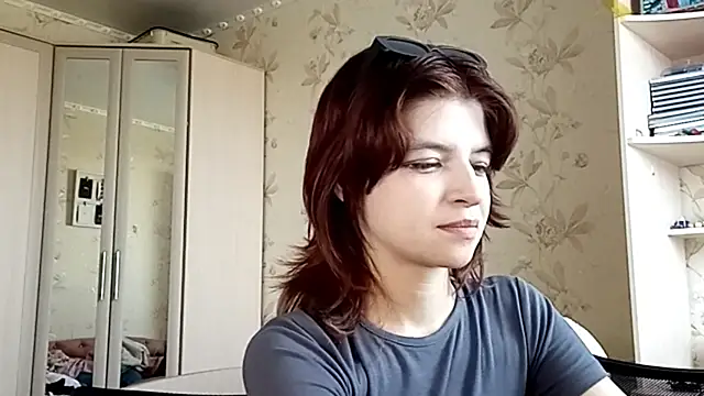 LowkeyIndigon Webbikameraesitys