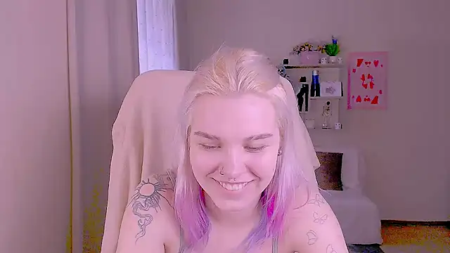 Hot_Blonda Adlı Modelin Canlı XXX Sohbeti