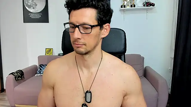XXX chat uživo modela BrutusK08