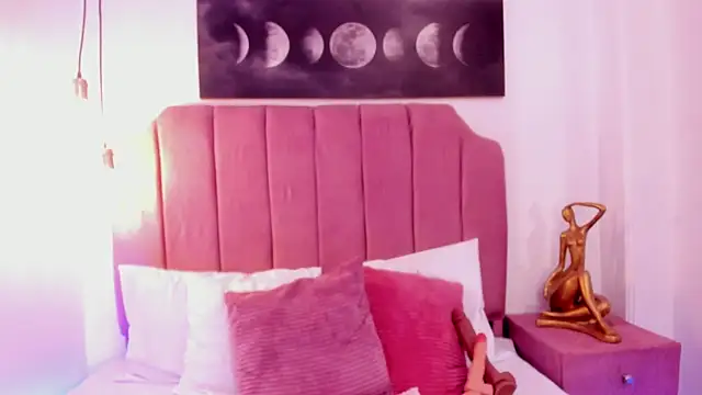 XXX chat uživo modela Niaa_Stark