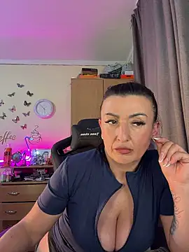 XXX chat uživo modela Hotangel75