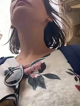 Kamorana Live XXX-chat