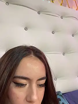 MelanyyJhonson15 Adlı Modelin Canlı XXX Sohbeti