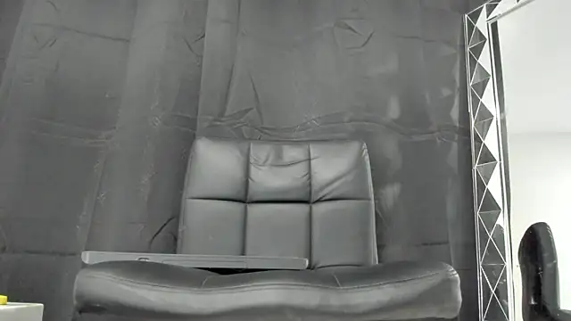 XXX chat uživo modela Jaddyy__