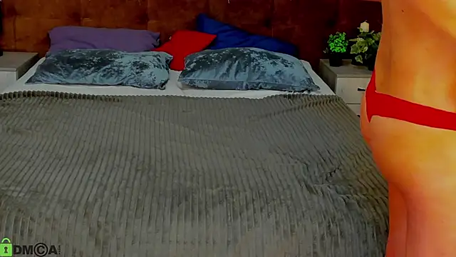 Ledi_Luna élő XXX-chatje